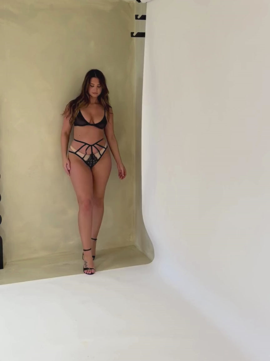 Krótki opis grzesznika: Obsydianowa czerń